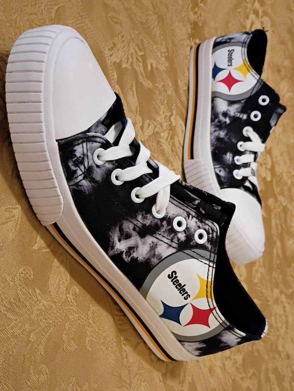 Pittsburgh Steelers FOCO Black & White Low-Top Sneakers Women's 8.0